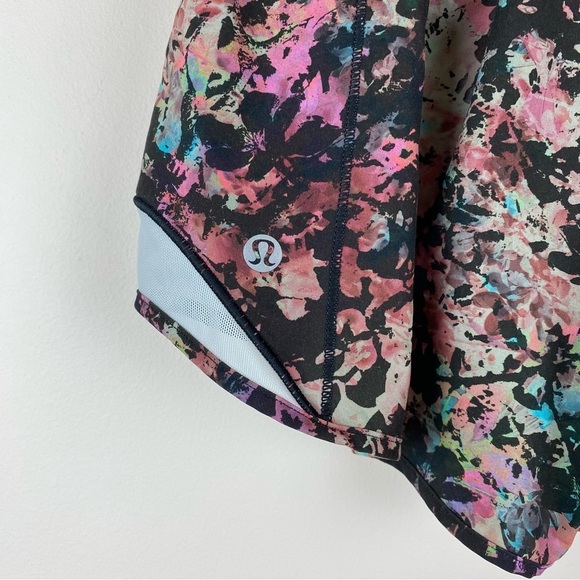 Lululemon Hotty Hot Low-Rise Short 4" - Picture 3 of 6